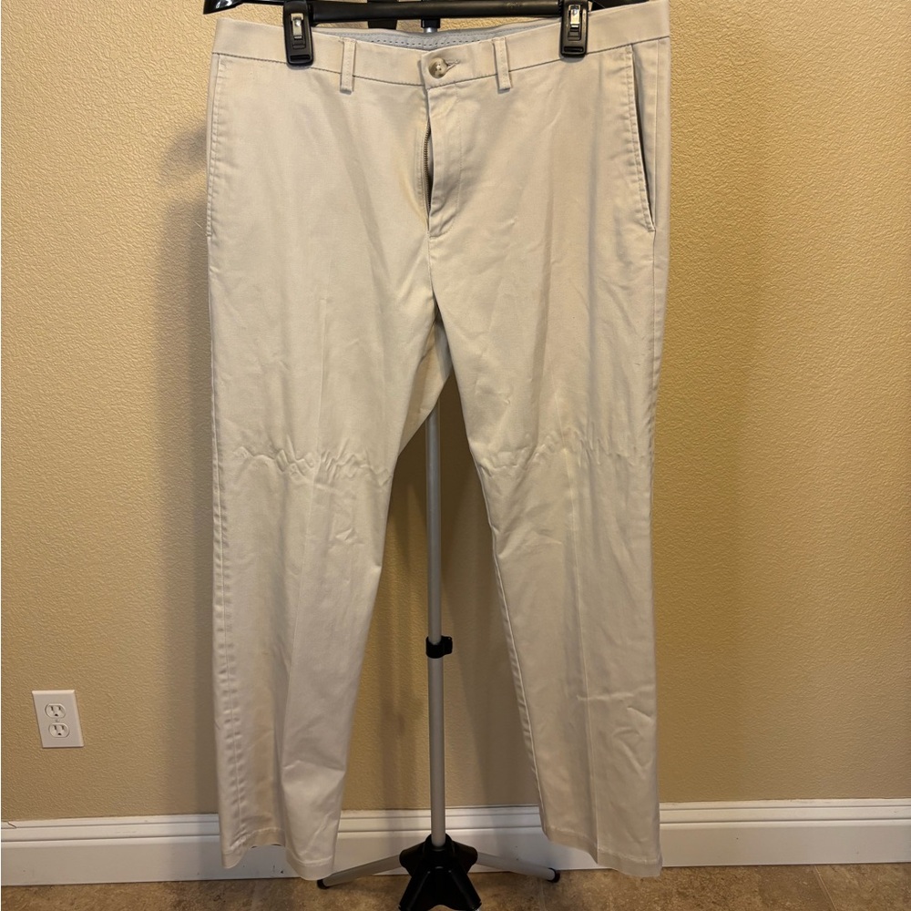 Haggar Men's Light Khaki Chinos